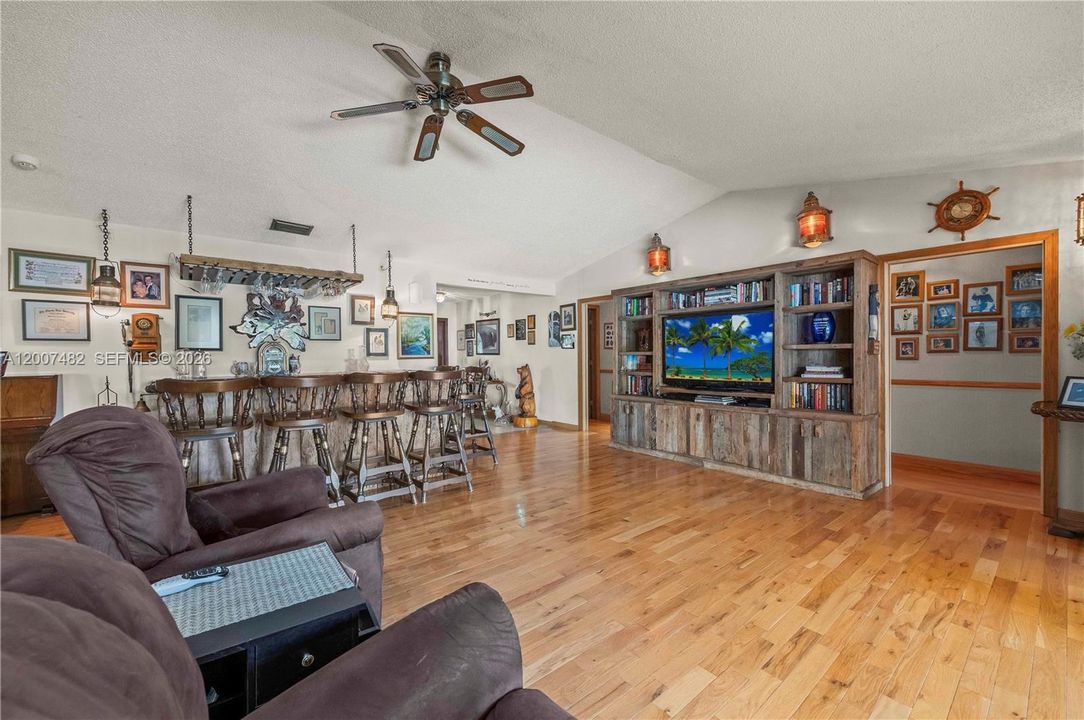 En Venta: $1,997,000 (4 camas, 3 baños, 3388 Pies cuadrados)