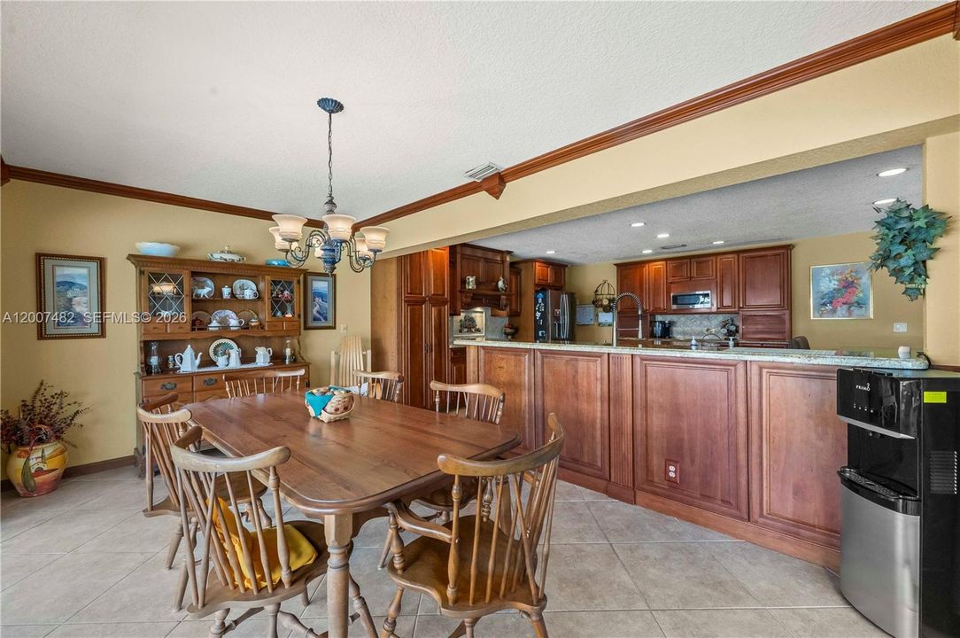 En Venta: $1,997,000 (4 camas, 3 baños, 3388 Pies cuadrados)