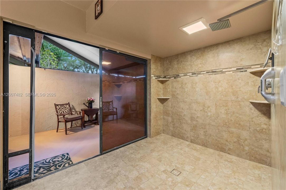 En Venta: $1,997,000 (4 camas, 3 baños, 3388 Pies cuadrados)