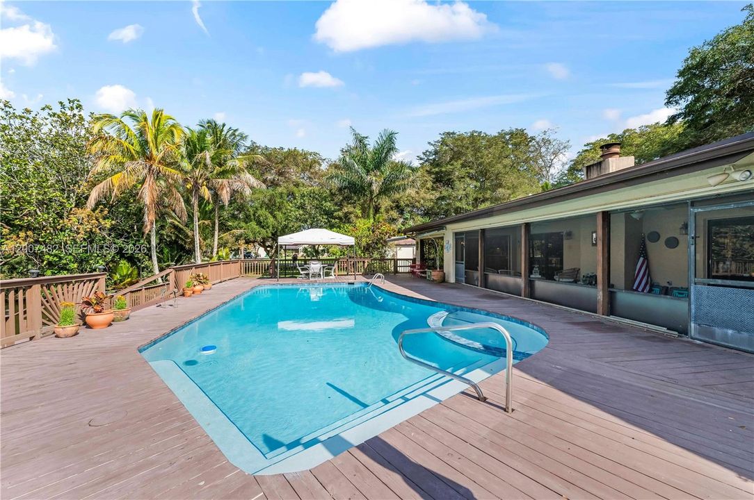 En Venta: $1,997,000 (4 camas, 3 baños, 3388 Pies cuadrados)