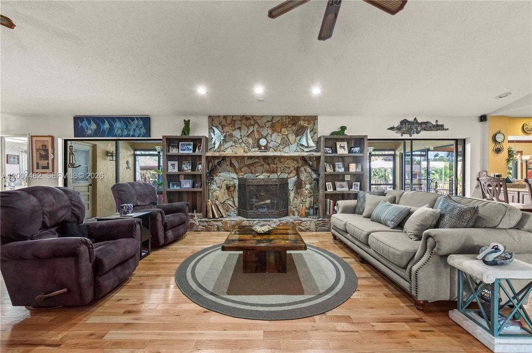 En Venta: $1,997,000 (4 camas, 3 baños, 3388 Pies cuadrados)