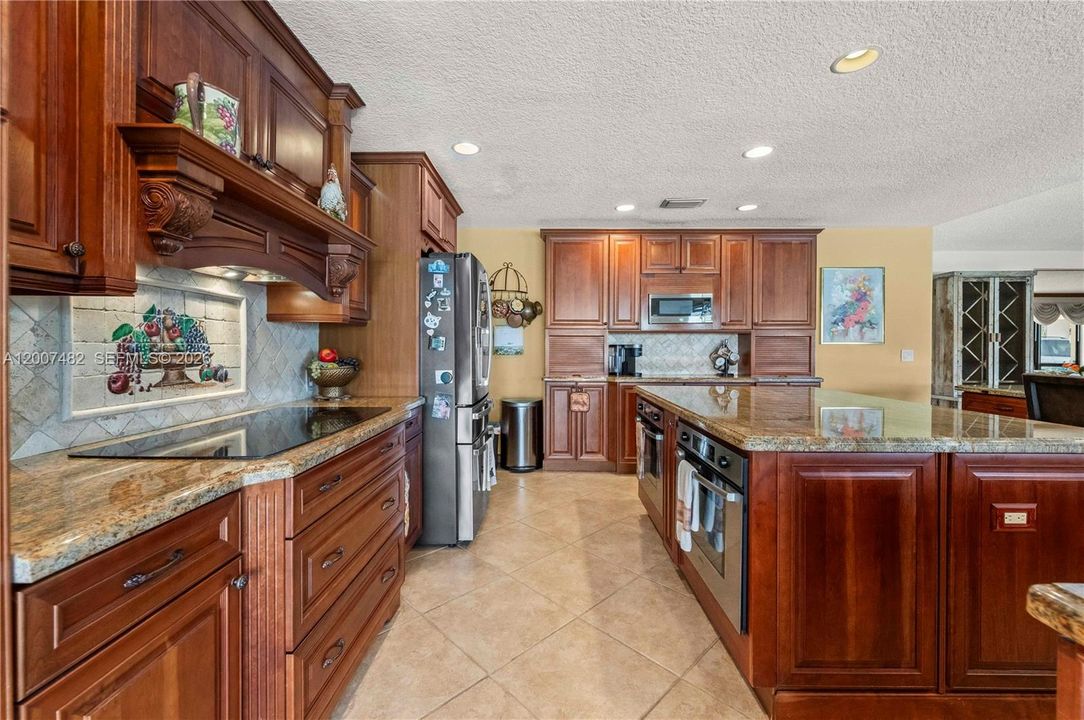 En Venta: $1,997,000 (4 camas, 3 baños, 3388 Pies cuadrados)