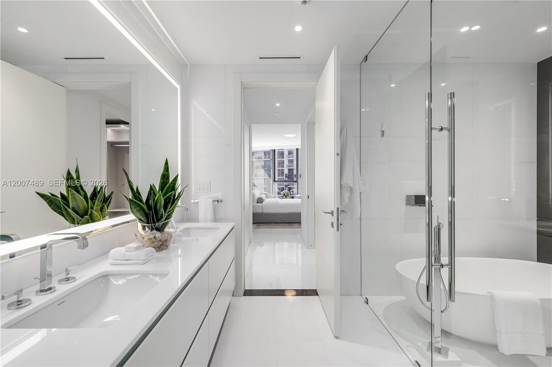 En Venta: $3,590,000 (3 camas, 3 baños, 2220 Pies cuadrados)