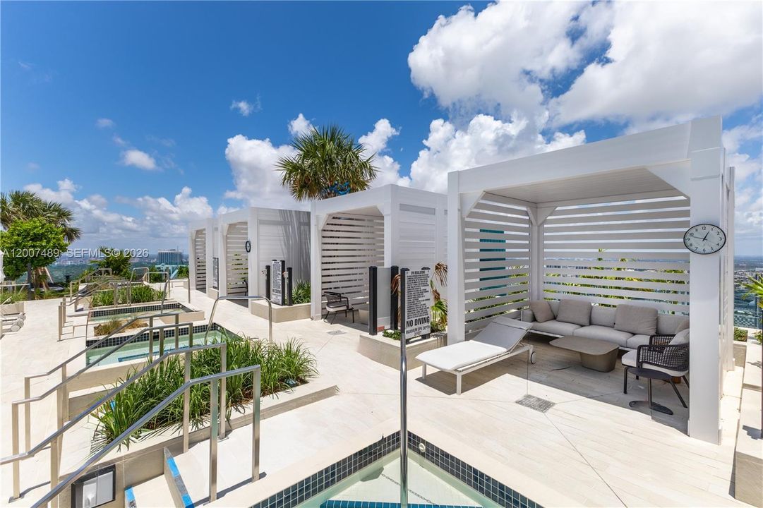 En Venta: $3,590,000 (3 camas, 3 baños, 2220 Pies cuadrados)