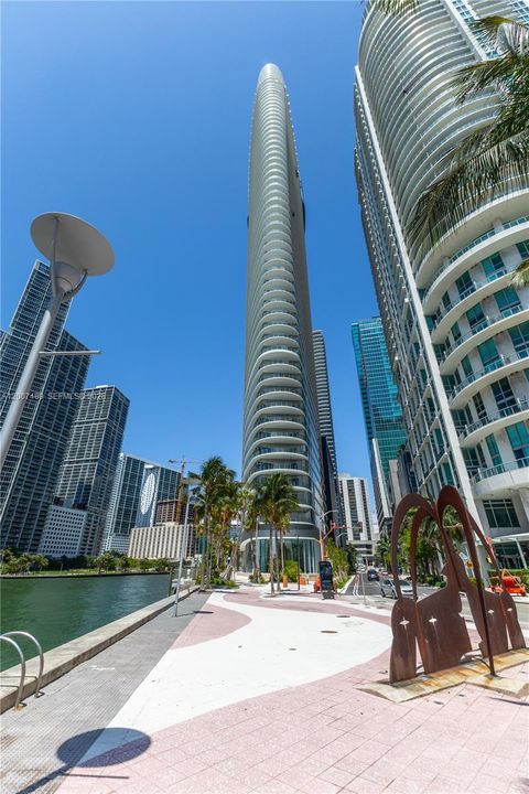 En Venta: $3,590,000 (3 camas, 3 baños, 2220 Pies cuadrados)