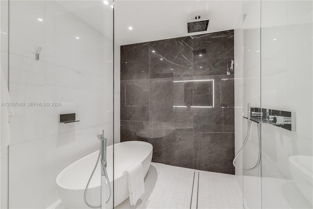 En Venta: $3,590,000 (3 camas, 3 baños, 2220 Pies cuadrados)