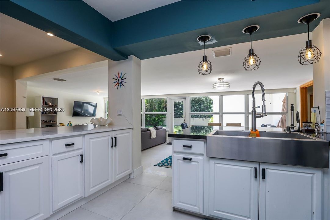 For Sale: $2,350,000 (4 beds, 4 baths, 2964 Square Feet)