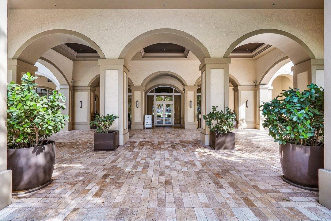 CPST Covered Valet Entrance