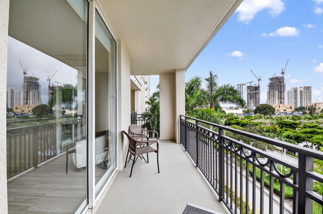 Lengthy Wraparound Balcony Views