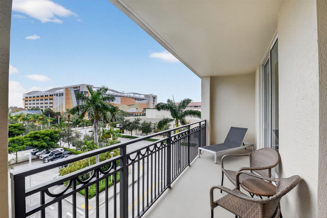 Wraparound Balcony Views