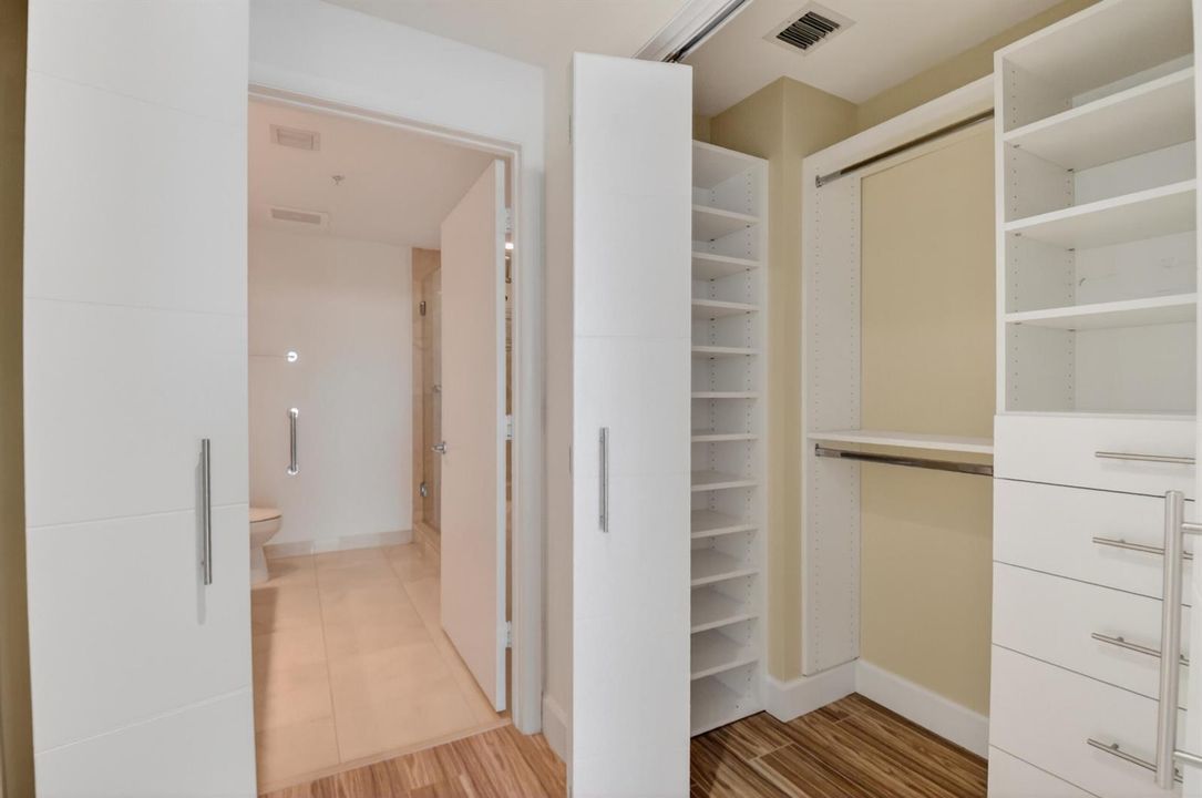 Built-in Closet Shelving
