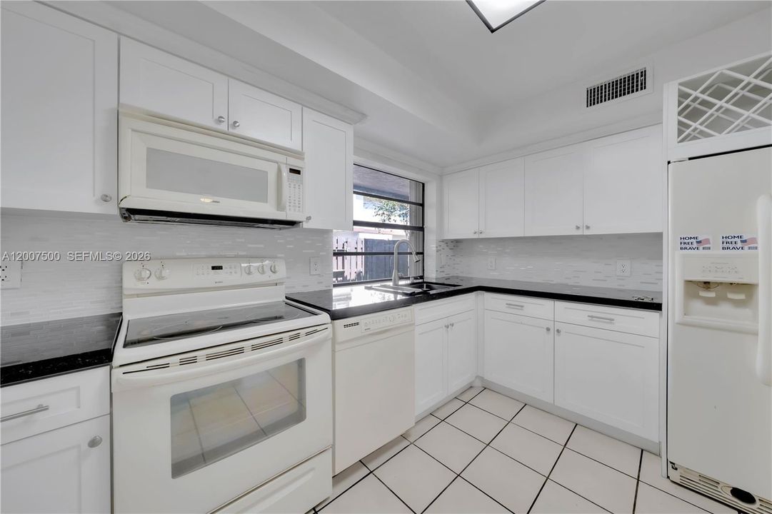 Activo con contrato: $399,000 (2 camas, 2 baños, 1290 Pies cuadrados)
