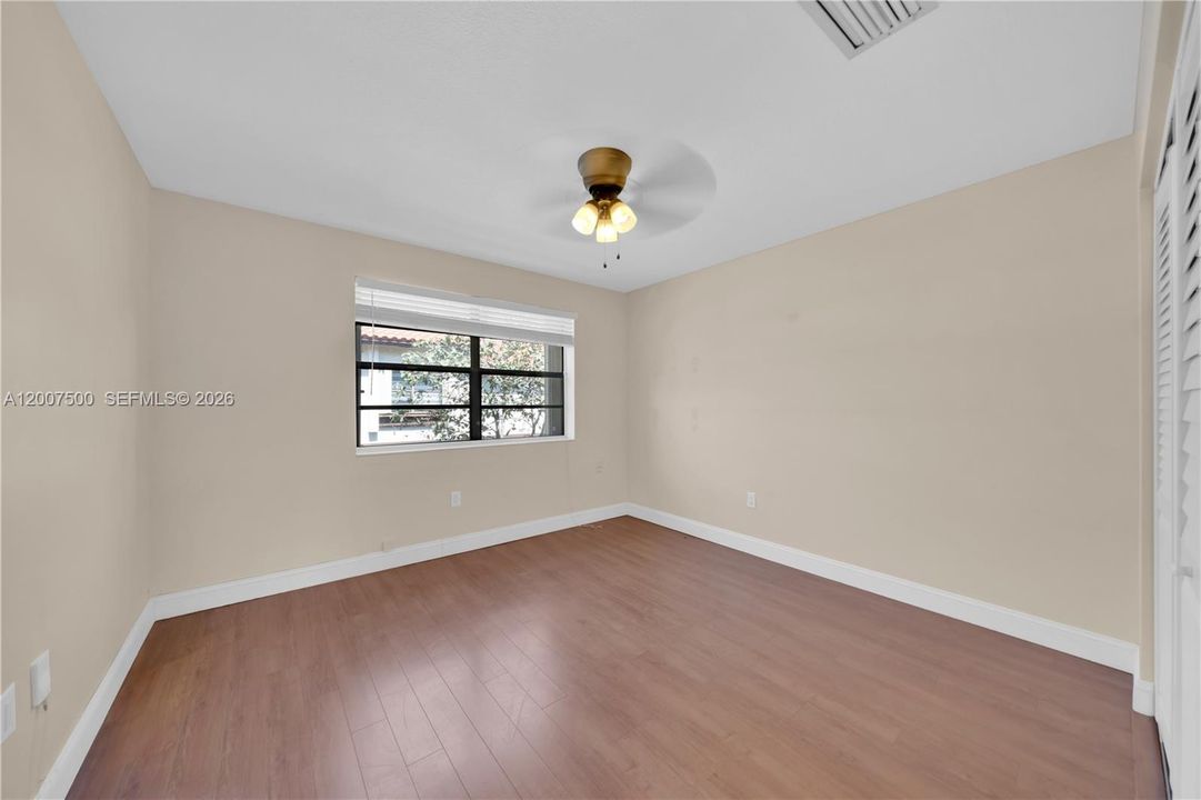 Activo con contrato: $399,000 (2 camas, 2 baños, 1290 Pies cuadrados)