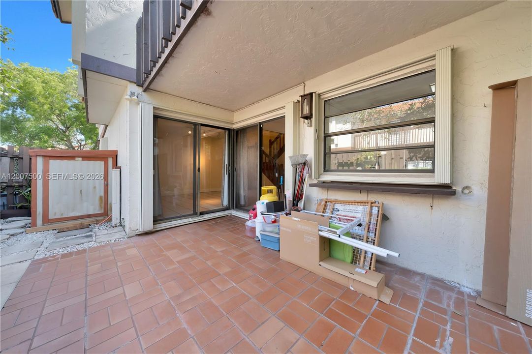 Activo con contrato: $399,000 (2 camas, 2 baños, 1290 Pies cuadrados)