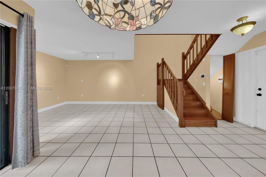 Activo con contrato: $399,000 (2 camas, 2 baños, 1290 Pies cuadrados)