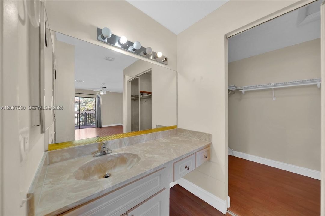 Activo con contrato: $399,000 (2 camas, 2 baños, 1290 Pies cuadrados)