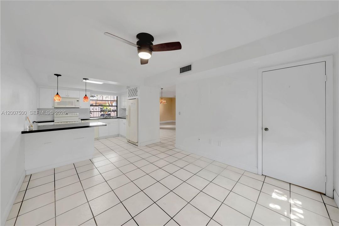 Activo con contrato: $399,000 (2 camas, 2 baños, 1290 Pies cuadrados)