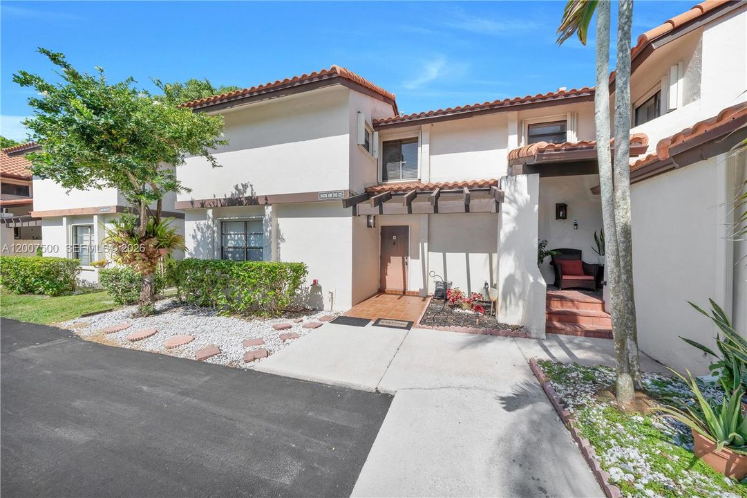 Activo con contrato: $399,000 (2 camas, 2 baños, 1290 Pies cuadrados)