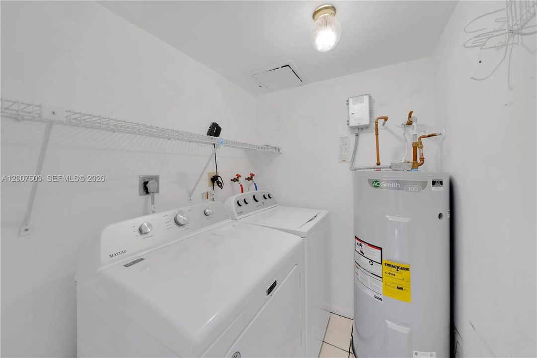 Activo con contrato: $399,000 (2 camas, 2 baños, 1290 Pies cuadrados)