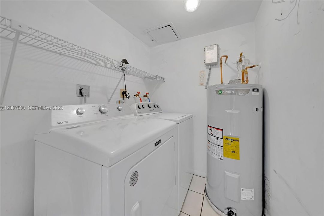 Activo con contrato: $399,000 (2 camas, 2 baños, 1290 Pies cuadrados)