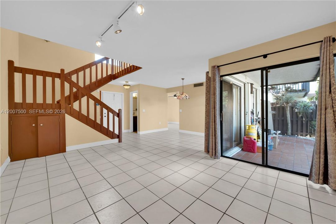 Activo con contrato: $399,000 (2 camas, 2 baños, 1290 Pies cuadrados)