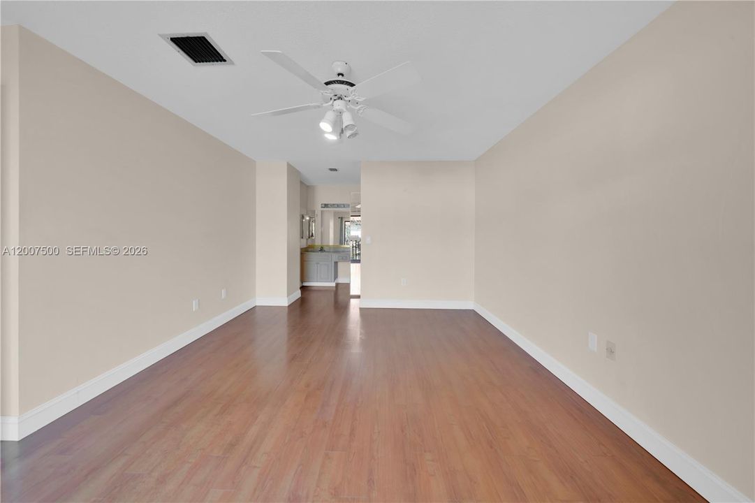 Activo con contrato: $399,000 (2 camas, 2 baños, 1290 Pies cuadrados)