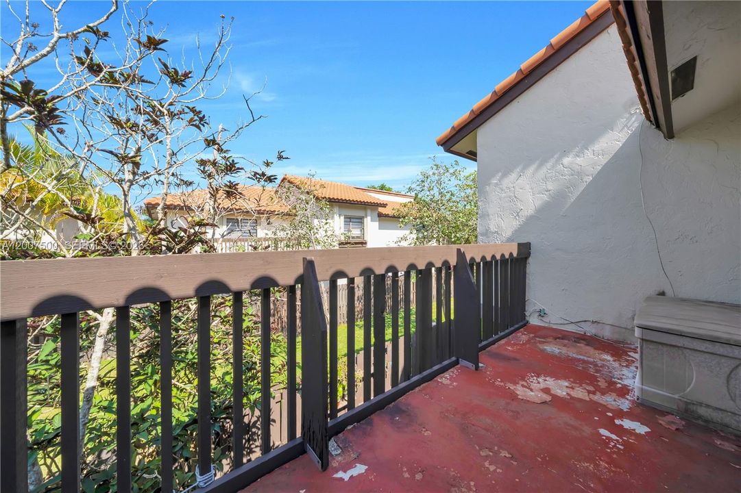 Activo con contrato: $399,000 (2 camas, 2 baños, 1290 Pies cuadrados)