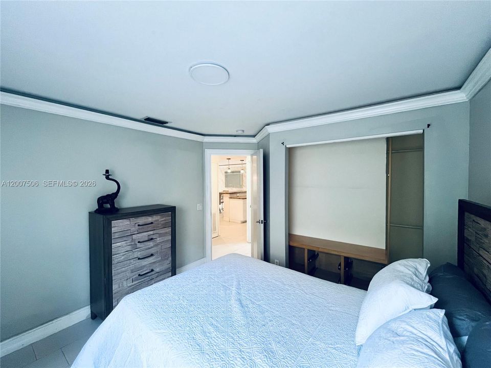 Activo con contrato: $315,000 (3 camas, 2 baños, 1298 Pies cuadrados)