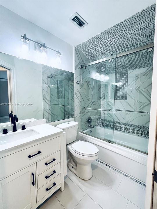 Activo con contrato: $315,000 (3 camas, 2 baños, 1298 Pies cuadrados)