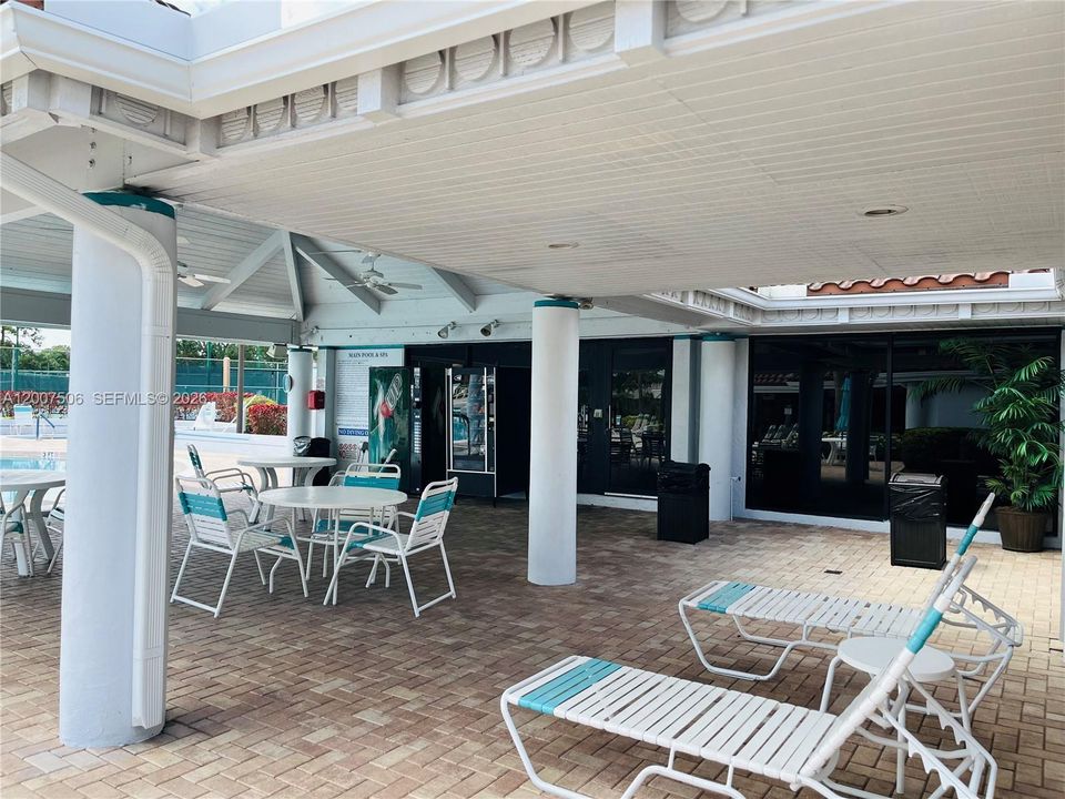 Activo con contrato: $315,000 (3 camas, 2 baños, 1298 Pies cuadrados)