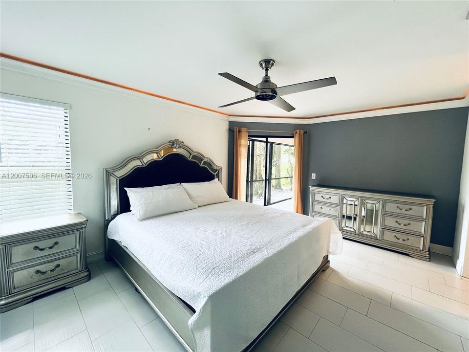 Activo con contrato: $315,000 (3 camas, 2 baños, 1298 Pies cuadrados)