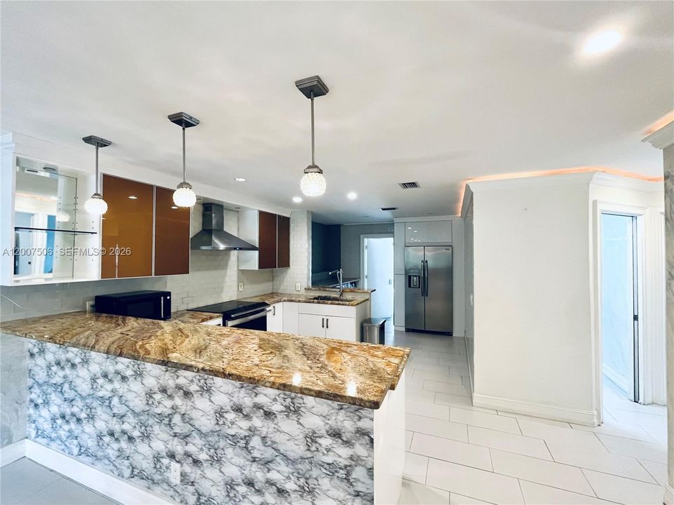 Activo con contrato: $315,000 (3 camas, 2 baños, 1298 Pies cuadrados)
