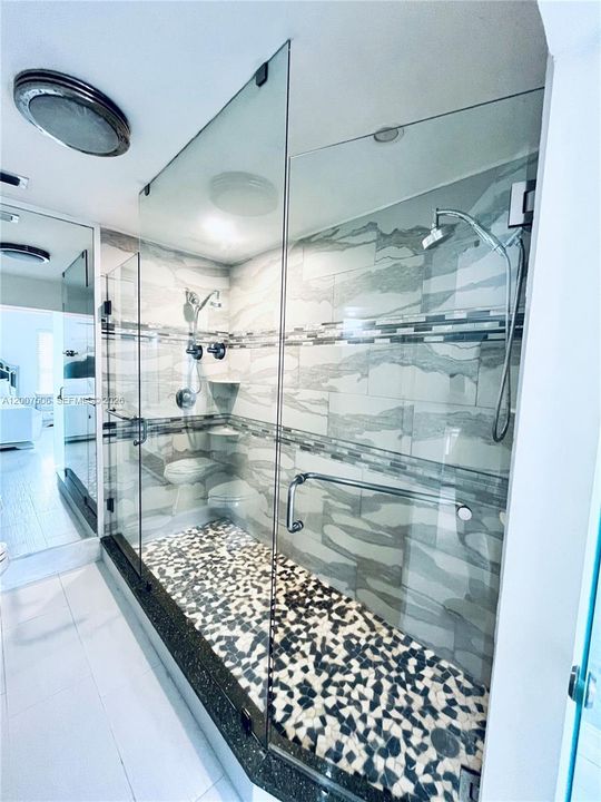 Activo con contrato: $315,000 (3 camas, 2 baños, 1298 Pies cuadrados)