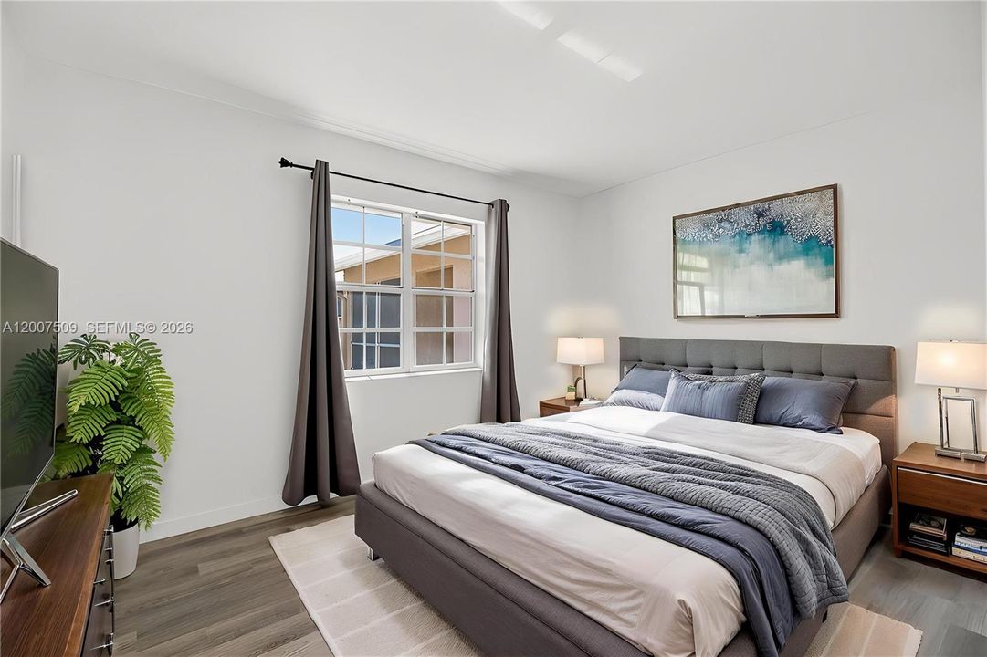 For Sale: $199,999 (2 beds, 1 baths, 1104 Square Feet)