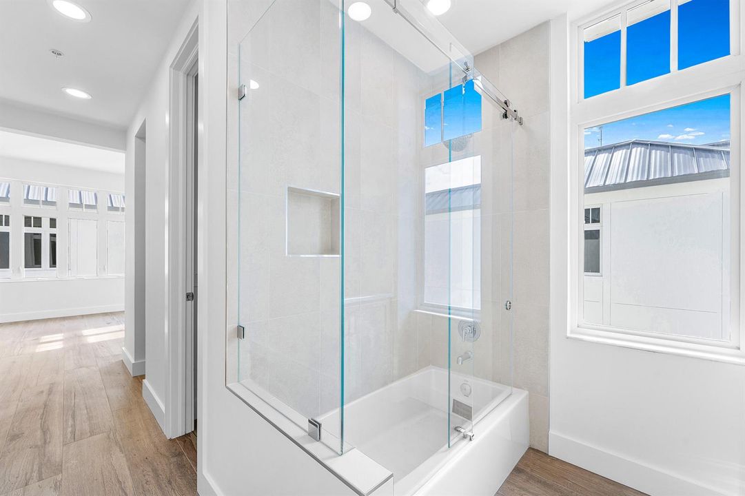 020-184LakeDrive-2303-PalmBeachShores-FL