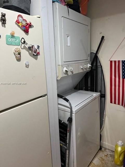 Active With Contract: $2,500 (2 beds, 2 baths, 1350 Square Feet)