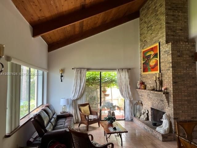 Active With Contract: $2,500 (2 beds, 2 baths, 1350 Square Feet)
