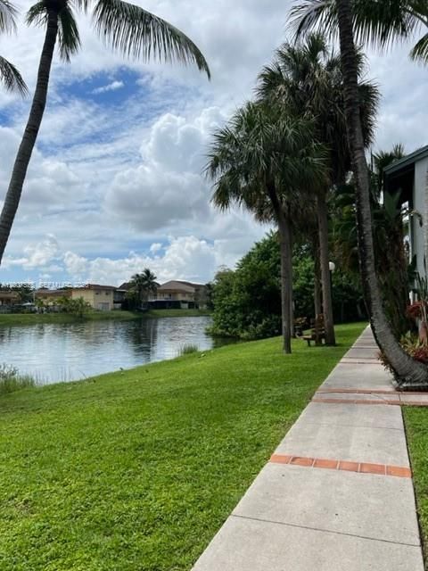 Active With Contract: $2,500 (2 beds, 2 baths, 1350 Square Feet)