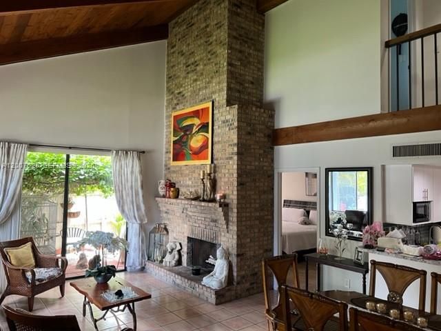 Active With Contract: $2,500 (2 beds, 2 baths, 1350 Square Feet)