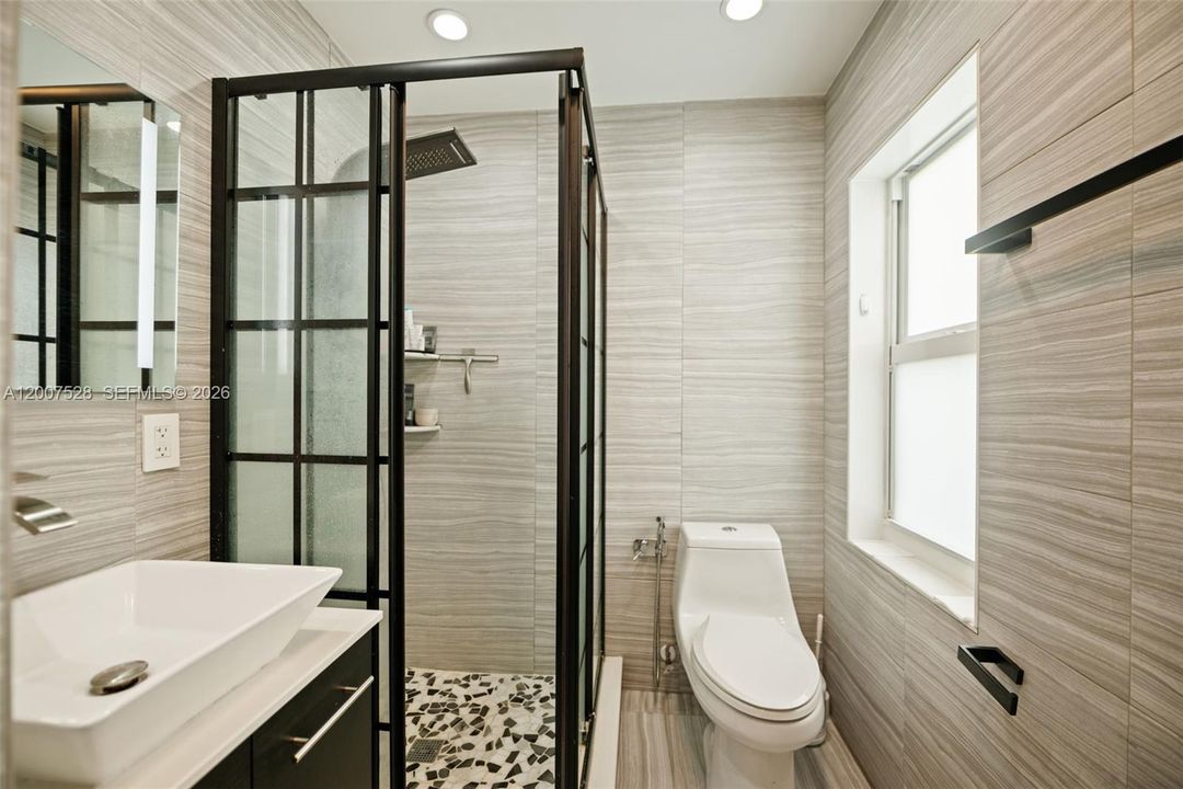 Activo con contrato: $450,000 (3 camas, 2 baños, 960 Pies cuadrados)