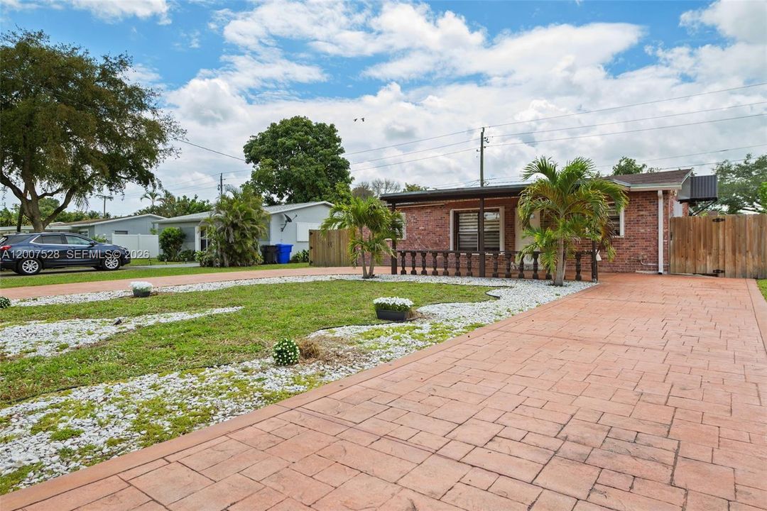 Activo con contrato: $450,000 (3 camas, 2 baños, 960 Pies cuadrados)