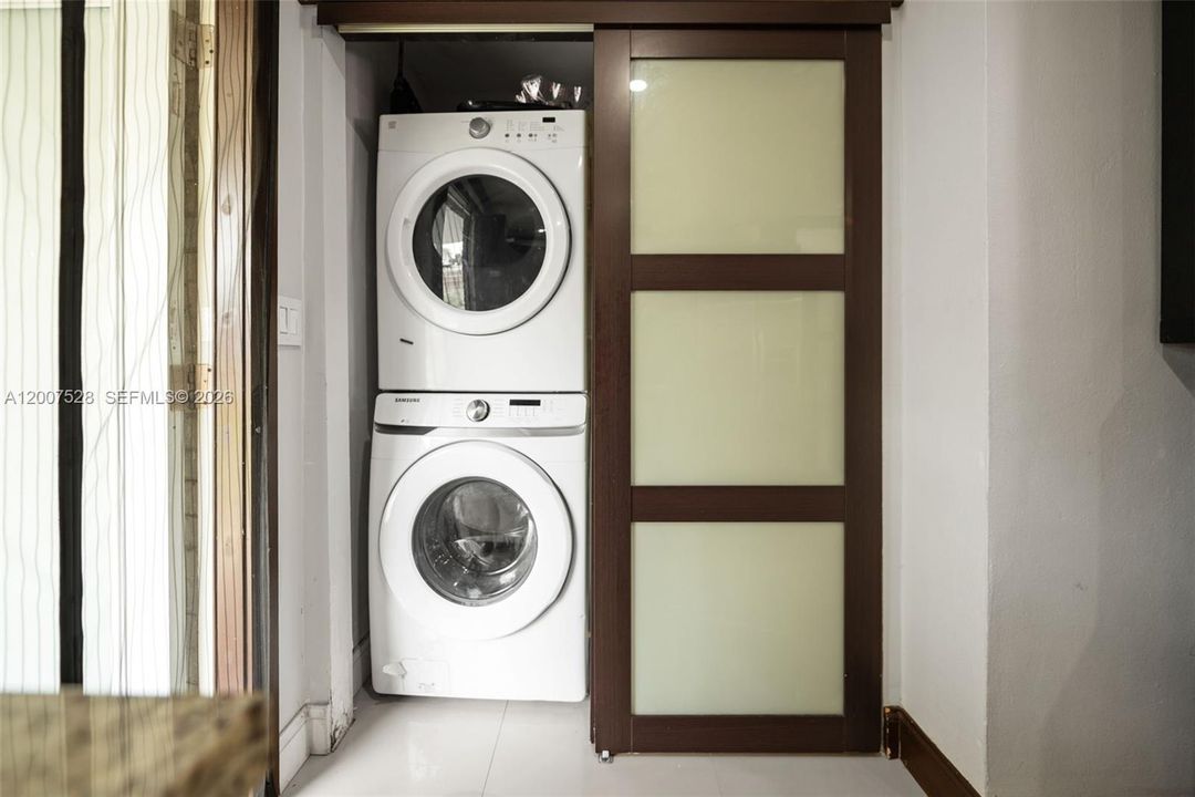 Activo con contrato: $450,000 (3 camas, 2 baños, 960 Pies cuadrados)