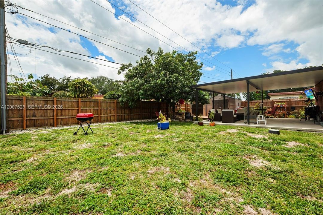 Activo con contrato: $450,000 (3 camas, 2 baños, 960 Pies cuadrados)
