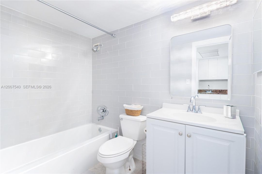 For Sale: $185,000 (0 beds, 1 baths, 410 Square Feet)