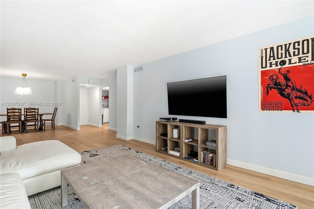 En Venta: $375,000 (2 camas, 2 baños, 1383 Pies cuadrados)