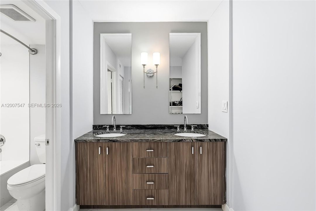 En Venta: $375,000 (2 camas, 2 baños, 1383 Pies cuadrados)
