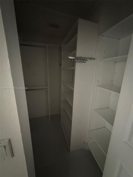 На продажу: $380,000 (2 спален, 2 ванн, 1026 Квадратных фут)