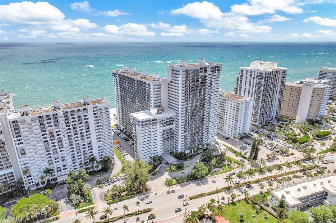 В аренду: $8,500 (3 спален, 2 ванн, 2600 Квадратных фут)