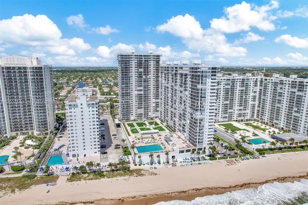 В аренду: $8,500 (3 спален, 2 ванн, 2600 Квадратных фут)