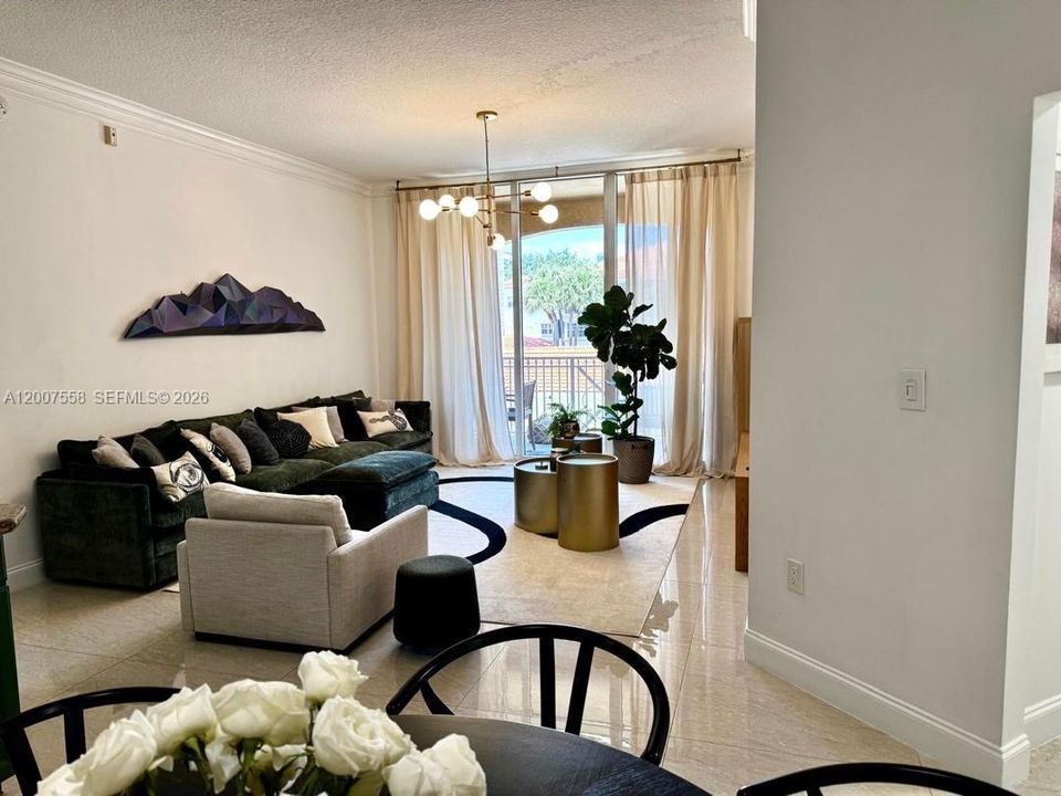 For Sale: $454,000 (2 beds, 2 baths, 1167 Square Feet)